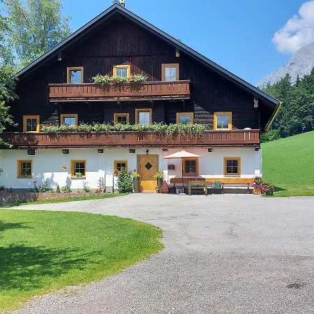 Steinerhof Gospodarstwo agroturystyczne *